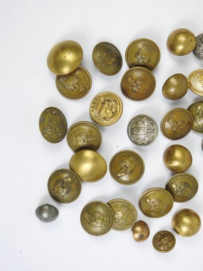BUTTON. Lot of mainly military buttons: Engineers,...