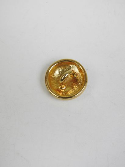 Rallye NEUBOURG. to M. Boisset. o. vest button....