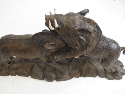 FORET NOIRE. Large carved wood group depicting...