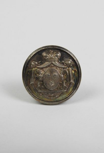 DUC D'ARENBERG. livery button, o. vest. Château...