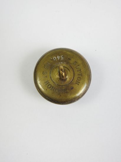 DELIVERY BUTTON Coat of arms under baron...