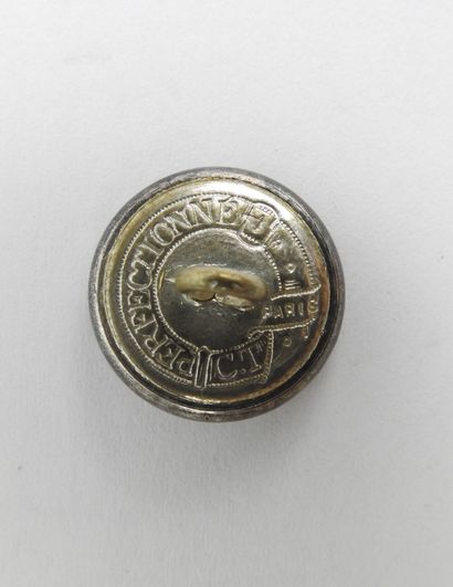 DUC D'ARENBERG. livery button, o. vest. Château...