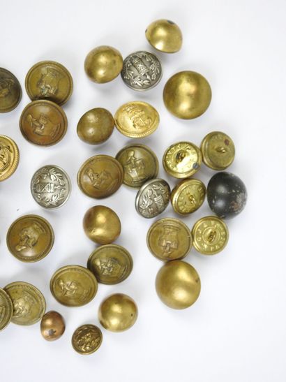 BUTTON. Lot of mainly military buttons: Engineers,...