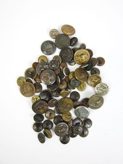 BUTTON. 60 O. and O. hunting buttons. Suit...