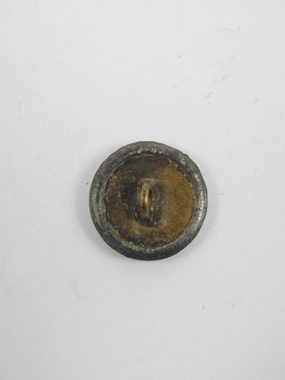 LOUIS XVI. o. vest button (ref. Léon Labbé)....