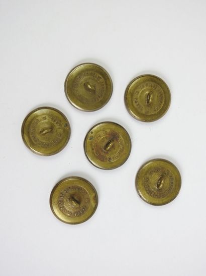 LIVERY BUTTON. O. 6 count's crown outfit...
