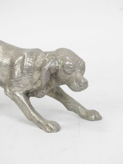 Metal dog with silver patina. Length: 17...