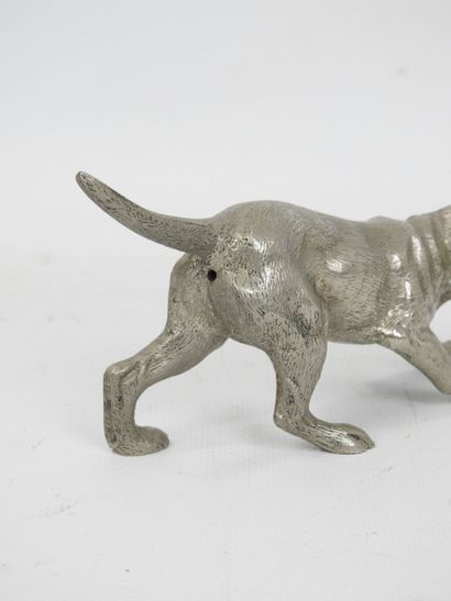 Metal dog with silver patina. Length: 17...