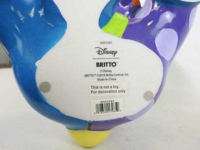DISNEY : Grande figurine de Stitch polychrome...