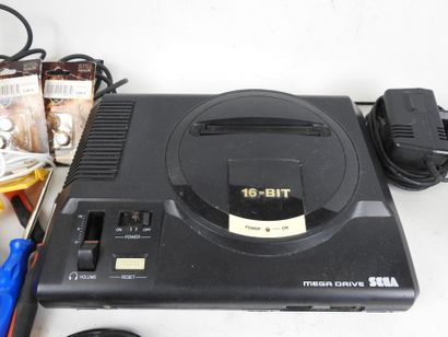 NINTENDO - SEGA : Console Entertainment System...