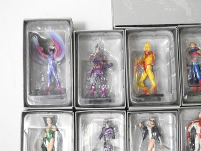 MARVEL : 54 figurines de modèles différents....