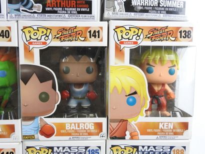 FUNKO POP : 13 figurines de collections de...