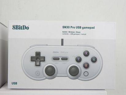 8BitDo : 4 manettes SN30 Pro USB gamepad...