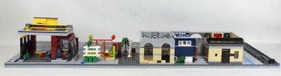 LEGO : Maquette représentant une rue avec...