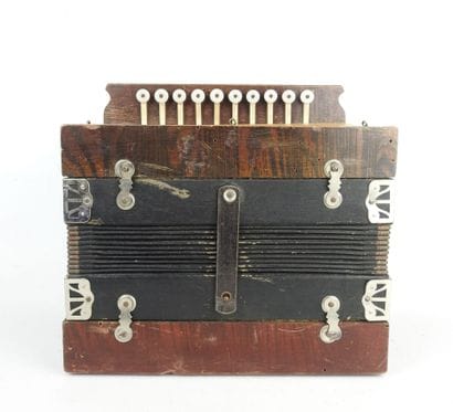 BANDONEON en bois et placage de palissandre....