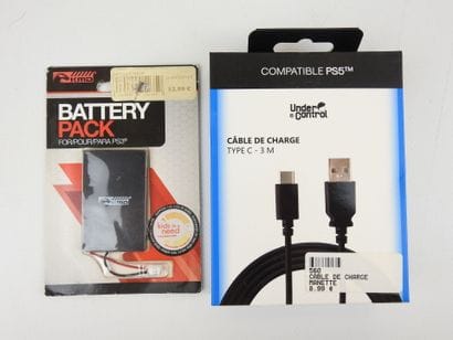 PLAYSTATION : Lot comprenant :
- Casque sans...