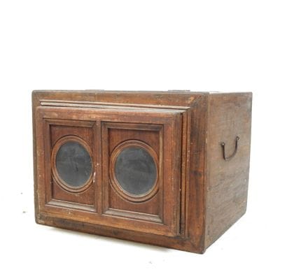 VISIONNEUSE PHOTOGRAPHIQUE en bois. H. 37...