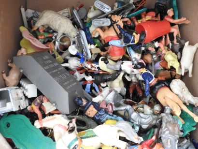 Plastic soldiers and figurines. Timpo Toys...