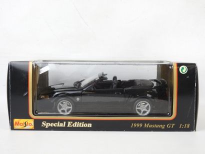 MAISTO Ford Mustang GT 1999 cabriolet, noir....