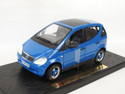 MAISTO Mercedes A 140, bleu (couleur de pré-série...