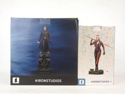 DC COMICS : 2 figurines de collection :
-...