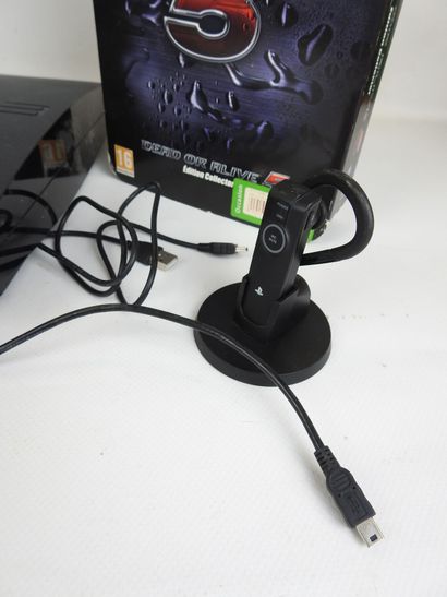 PLAYSTATION : Lot comprenant une console...