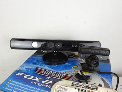 JEUX VIDEOS : Lot divers avec JoyStick Fox...