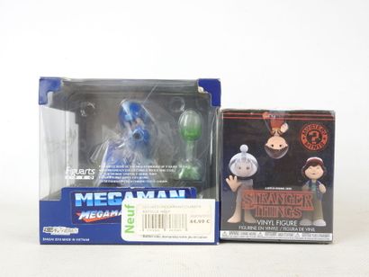 6 FIGURINES de collection diverses : 
- Stranger...