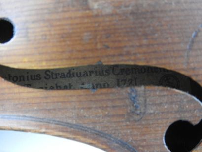 VIOLON d'étude, étiquette apocryphe Stradivarius....