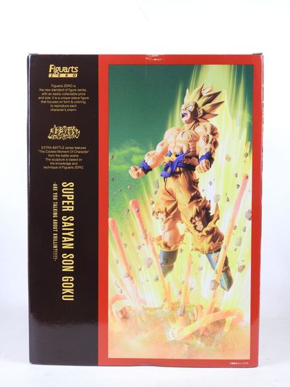 FIGUARTS ZERO : 3 figurines de collection...
