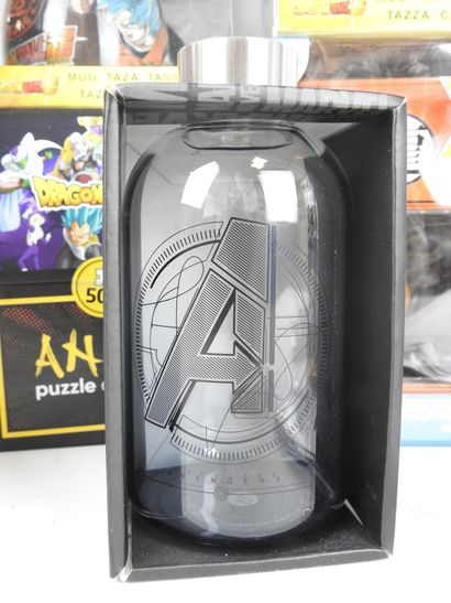 MARVEL - DRAGON BALL Z : Lot comprenant mugs,...