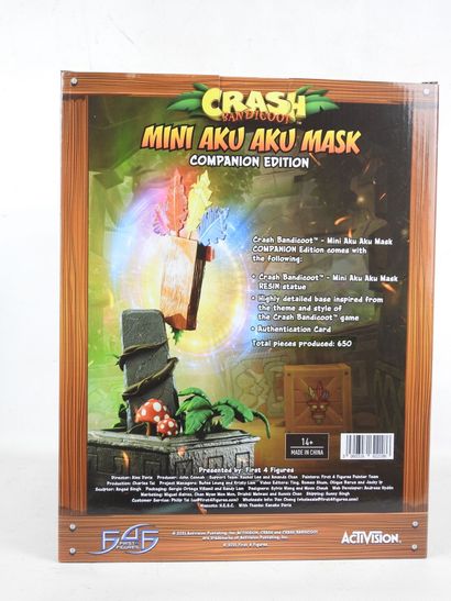 CRASH BANDICOOT : 2 figurines de collection...
