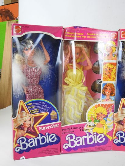 MATTEL - BARBIE : Lot comprenant 5 poupées...