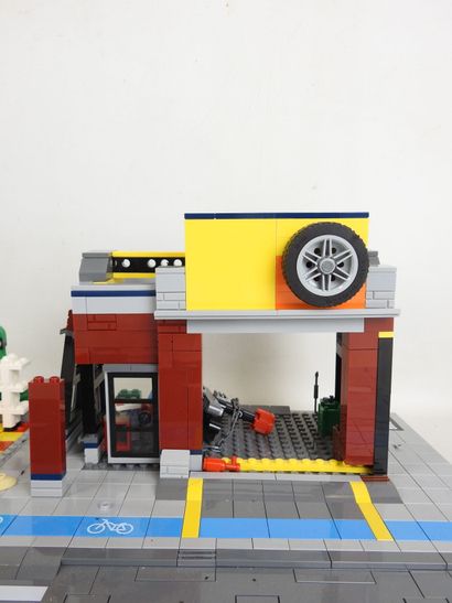LEGO : Maquette représentant une rue avec...