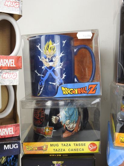 MARVEL - DRAGON BALL Z : Lot comprenant mugs,...