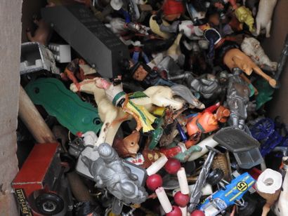 Plastic soldiers and figurines. Timpo Toys...