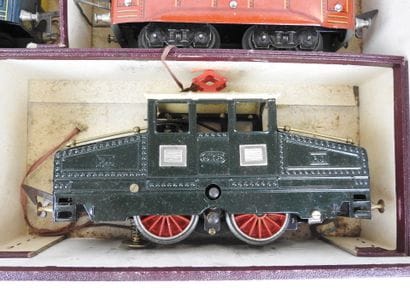 JEP : Coffret de trains avec une locomotive,...