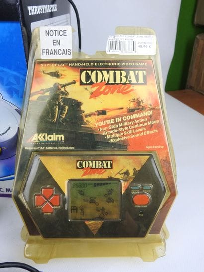 JEUX VIDEOS : Lot divers avec JoyStick Fox...