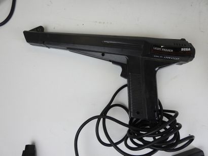 SEGA : 2 consoles 16-BIT dont Mega Drive...
