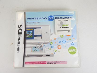 NINTENDO : 5 consoles Nintendo DS blanches,...