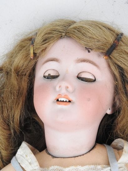 POUPEE avec tête porcelaine Jumeau, yeux...