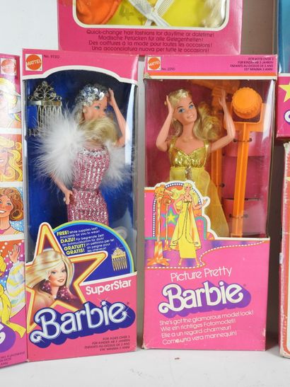MATTEL - BARBIE : Lot comprenant 5 poupées...