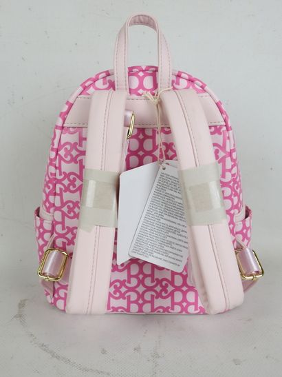 Deux SACS A DOS pour enfant l'un Barbie et...