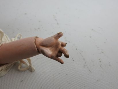 POUPEE tête en porcelaine, yeux dormeurs,...