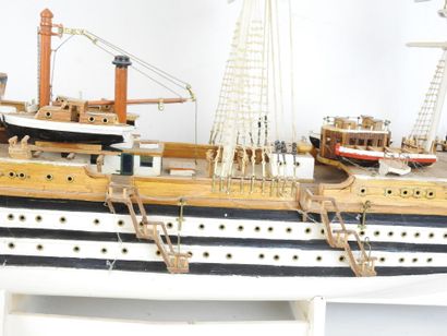 MAQUETTE du trois-mâts Amerigo Vespucci en...