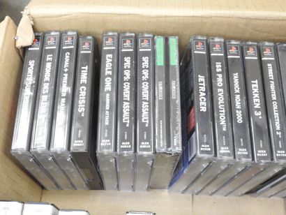 PLAYSTATION : 26 jeux vidéos divers dont...