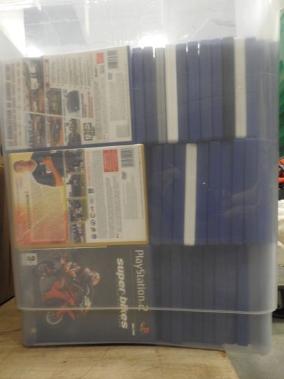 PLAYSTATION 2 : Environ 200 jeux vidéos dont...