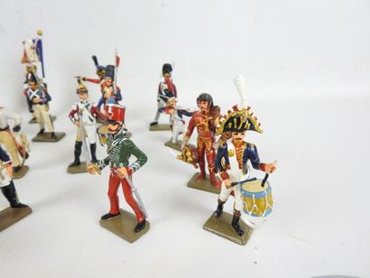 ATLAS : 32 soldats de plomb dont armée Napoléonienne...