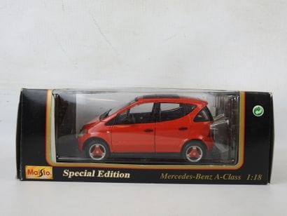 MAISTO Mercedes class A 1997, rouge, 1ére...