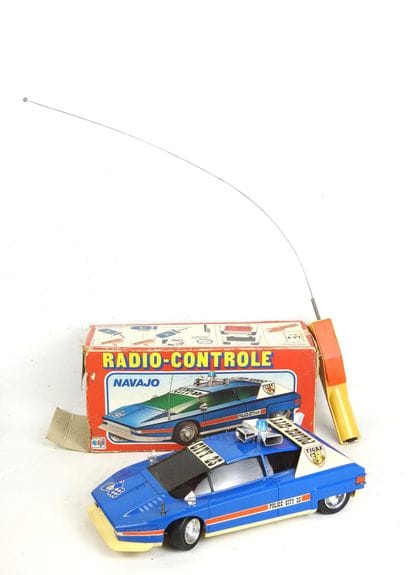 JOUSTRA: Navajo blue police car, Monocanal...